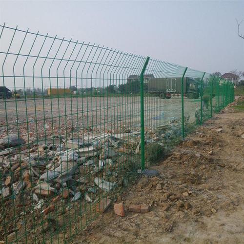 厂家**供应双边丝护栏网 围栏网 圈地围网